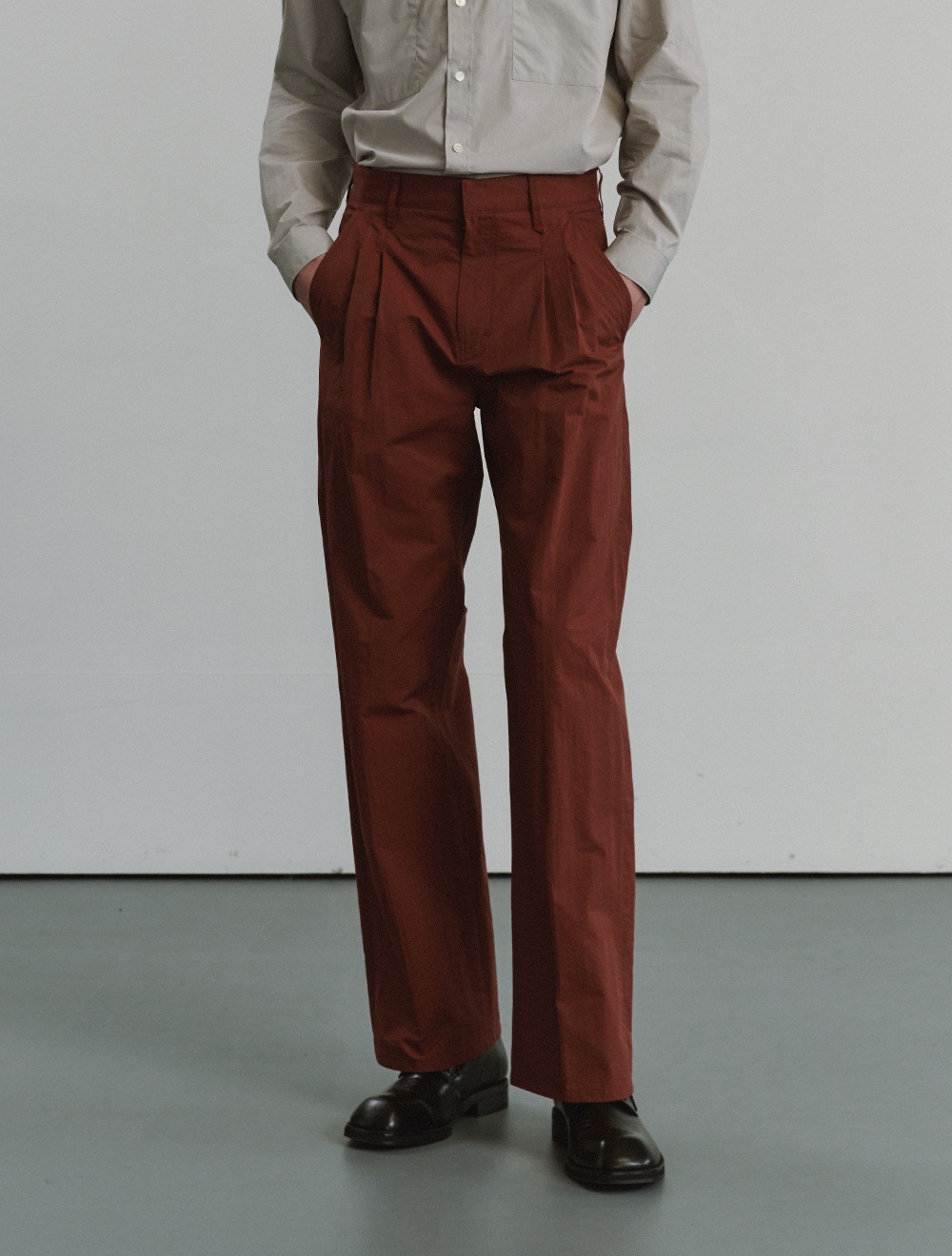 Nylon Crease Line Pants (Brown)